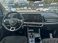 This Kia Sportage delivers a Regular Unleaded I-4 2.5 L/152 engine powering this Automatic transmiss... (image 9)
