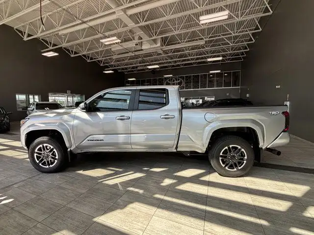 2025 Toyota Tacoma Sport | 6ft Truck Bed | Wireless Charging dans Autos et camions dans Ville d’Edmonton - Image 7
