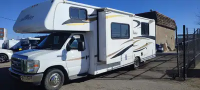 This used 2011 Ford E450 chassis c/w Sunseeker by Forest River living cabin is an excellent 26ft Cla...