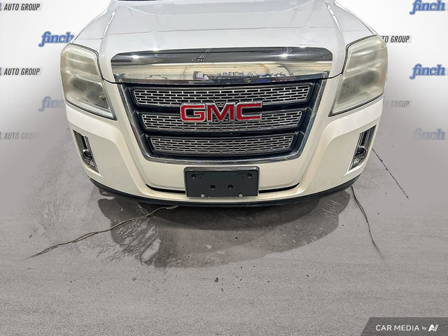 2011 GMC Terrain SLT-2 VERY SPACIOUS | POWER LOCKS in Cars & Trucks in London - Image 3