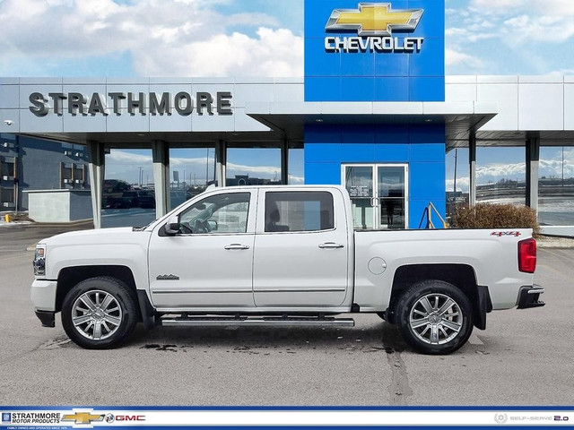 2017 Chevrolet Silverado 1500 in Cars & Trucks in Calgary - Image 3
