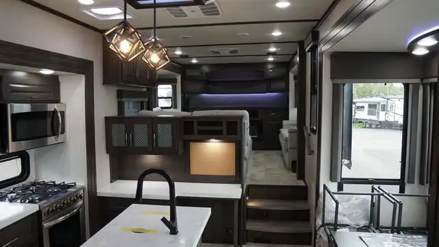 2023 Grand Design 376THS in Travel Trailers & Campers in Ottawa - Image 3