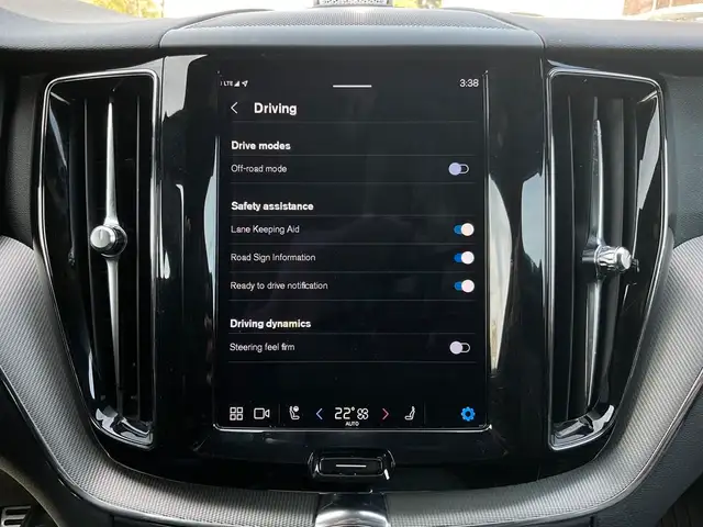2022 Volvo XC60 B6 R-Design AWD - BOWERS & WILKINS! NAV! 360 CAM dans Autos et camions dans Kitchener / Waterloo - Image 30