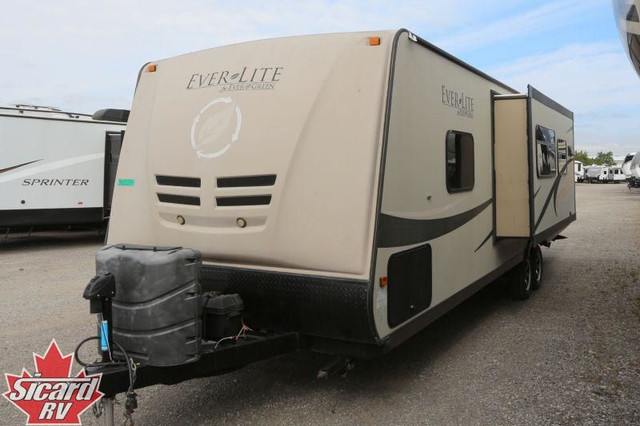 2011 EVERGREEN EVER-LITE 31DS in Travel Trailers & Campers in Hamilton - Image 3