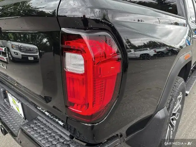2025 GMC Canyon Denali in Cars & Trucks in Cowichan Valley / Duncan - Image 16