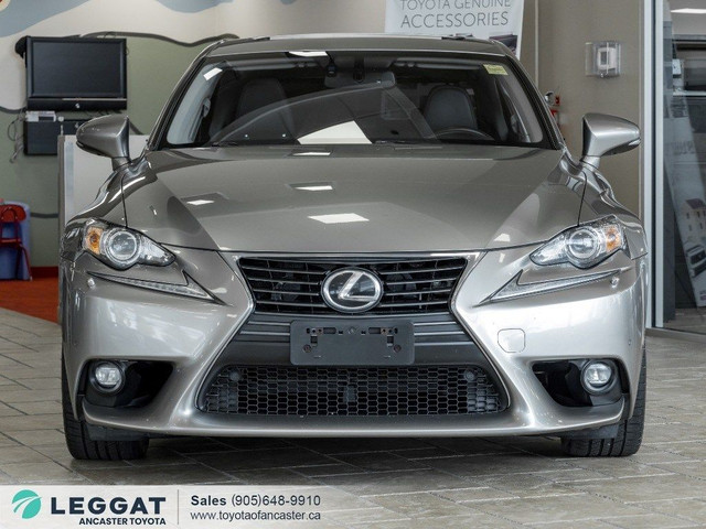 2015 Lexus IS 250 4dr Sdn AWD in Cars & Trucks in Hamilton - Image 2