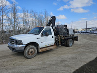 2000 Ford XLT S/A Regular Cab Boom Truck F550