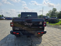2023 Jeep Gladiator Mojave 4x4 with the 3.6L V6, automatic transmission, and only 44,003kms! Clean h... (image 9)