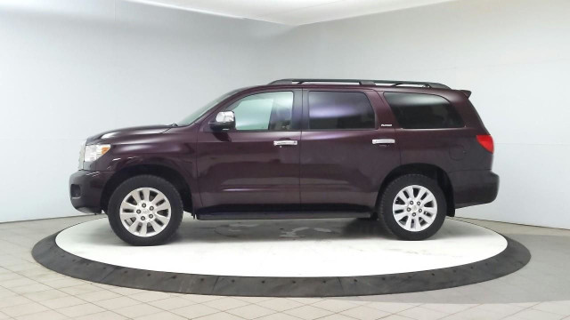 2014 Toyota Sequoia Platinum 5.7L V8 in Cars & Trucks in Lethbridge - Image 2