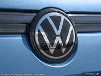 This Volkswagen Tiguan delivers a Intercooled Turbo Regular Unleaded I-4 2.0 L/121 engine powering t... (image 7)