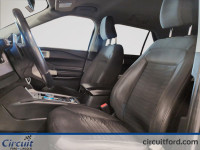 Le Ford Explorer XLT 2021 offre un intérieur spacieux pour 6 passagers et un confort de roulement ex... (image 9)