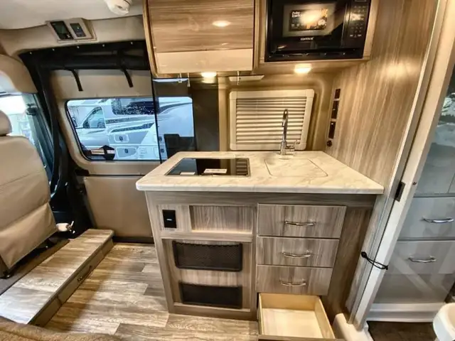 2025 Thor Rize 18M in RVs & Motorhomes in Abbotsford - Image 16