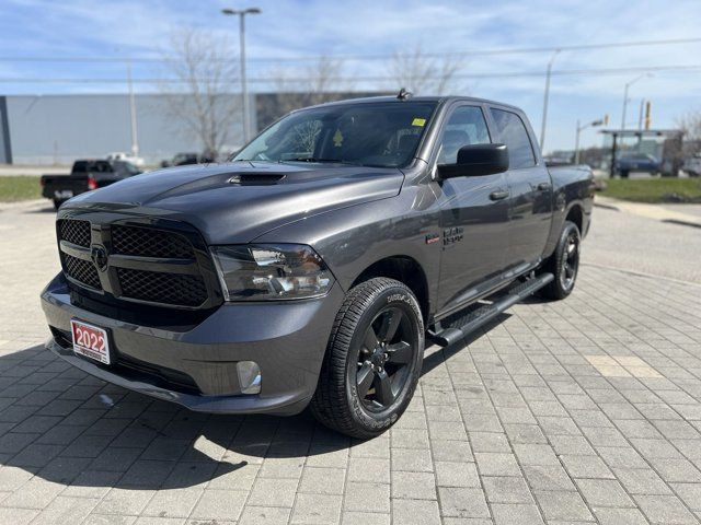 2022 Ram 1500 Classic | Express | Clean Carfax | HEMI | Night in Cars & Trucks in Mississauga / Peel Region - Image 3