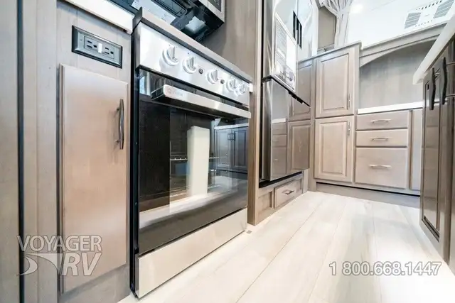 2025 Grand Design Solitude 380FL in Travel Trailers & Campers in Kelowna - Image 53