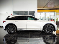 Comes equipped with: Power Trunk, Power Mirrors, Sunroof , Load Bearing Exterior Rack, Remote Igniti... (image 4)