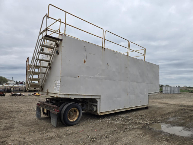 Baker 8 Ft X 35 Ft Mud Tank with Removeable Rear Axle in Heavy Equipment in Edmonton - Image 4