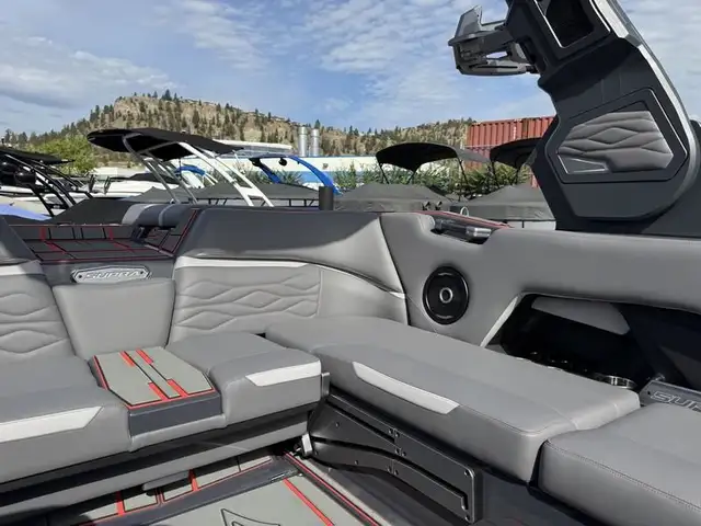 2025 Supra SV 450 in Powerboats & Motorboats in Saskatoon - Image 21