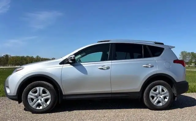 2014 Toyota RAV4 LE AWD *UPGRADE PACKAGE - WARRANTY INCL* in Cars & Trucks in Winnipeg - Image 3