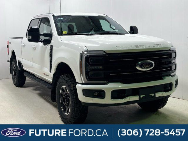 2025 Ford Super Duty F-350 SRW Platinum | REVERSE CAMERA SYSTEM in Cars & Trucks in Regina