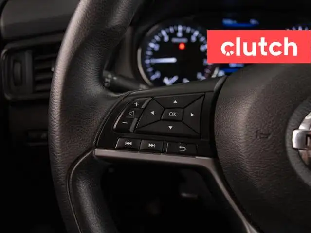 2019 Nissan Rogue S w/ Apple CarPlay & Android Auto, Rearview Ca dans Autos et camions dans Ottawa - Image 26