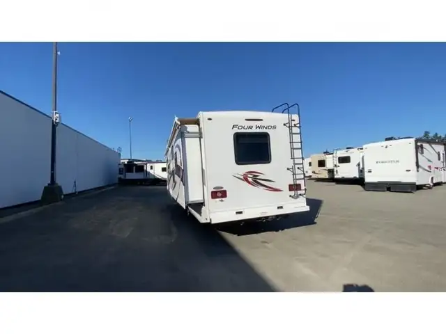 2023 Thor Motor Coach Four Winds 31EV in RVs & Motorhomes in Abbotsford - Image 9