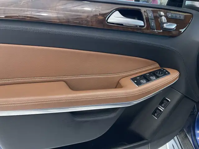 2019 Mercedes-Benz GLS550 4MATIC SUV (Heated Seats/Leather,Backu dans Autos et camions dans Calgary - Image 22
