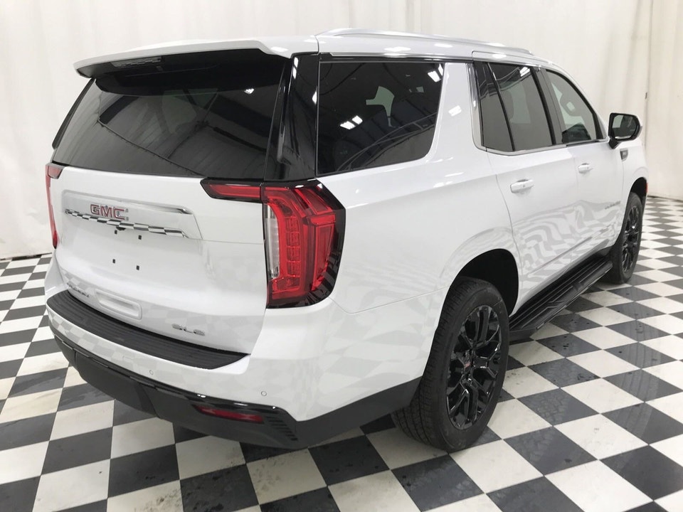  2023 GMC Yukon SLE