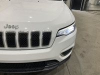 // VUS BLANC, 4X4, INTÉRIEUR NOIR, 83 380 KM, CHEZ AUTOSTUDIO 72 À MIRABEL //Le Jeep Cherokee 2019 v... (image 6)