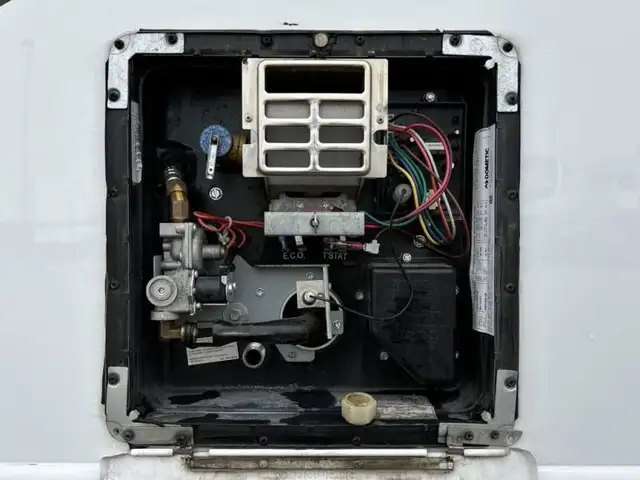 2023 Thor Motor Coach Chateau 22B in RVs & Motorhomes in Red Deer - Image 14