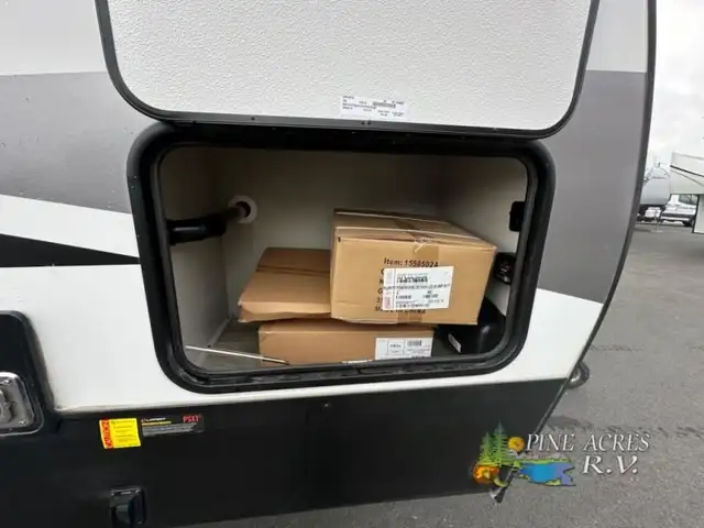 2025 Dutchmen RV Astoria 2913FK in Travel Trailers & Campers in Truro - Image 7