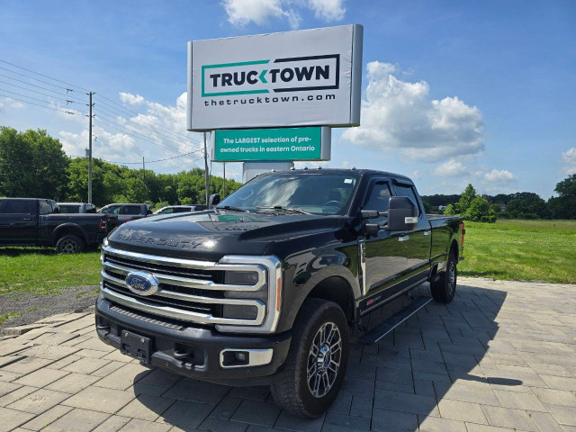 2023 Ford Super Duty F-350 SRW in Cars & Trucks in Ottawa