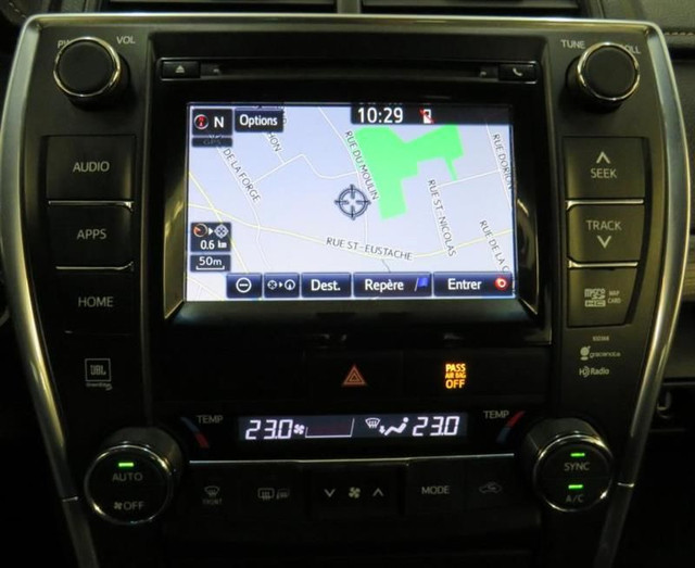 Toyota Camry Hybrid XLE CUIR TOIT NAVI CAMERA JBL MAGS 2015 in Cars & Trucks in Laval / North Shore - Image 2