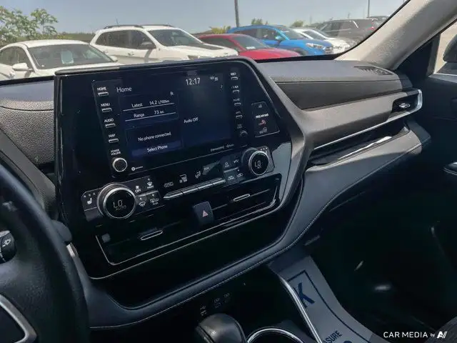2022 Toyota Highlander LE | V6 Power | 8-Passenger Seating dans Autos et camions dans Cambridge - Image 25
