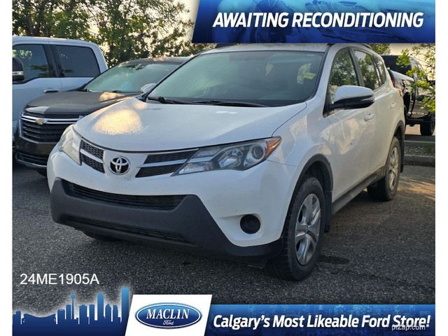 2015 Toyota RAV4 LE AWD in Cars & Trucks in Calgary