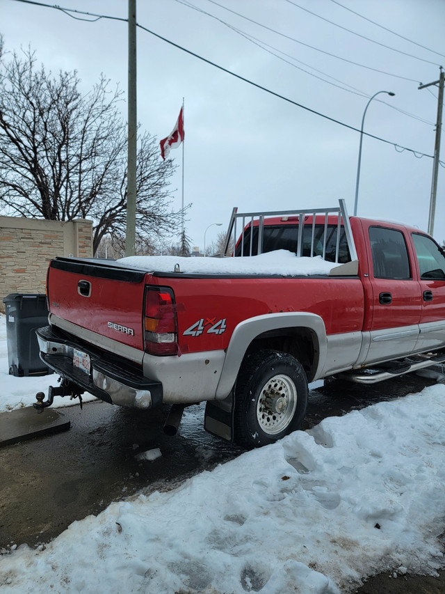 2004 GMC Sierra 2500HD SLE in Cars & Trucks in Calgary - Image 2