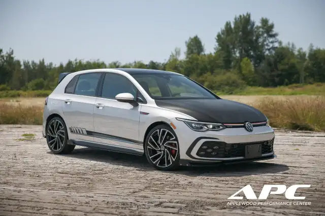 2022 Volkswagen Golf GTI in Cars & Trucks in Delta/Surrey/Langley - Image 2