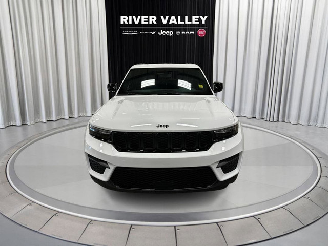 2024 Jeep Grand Cherokee in Cars & Trucks in Strathcona County - Image 2