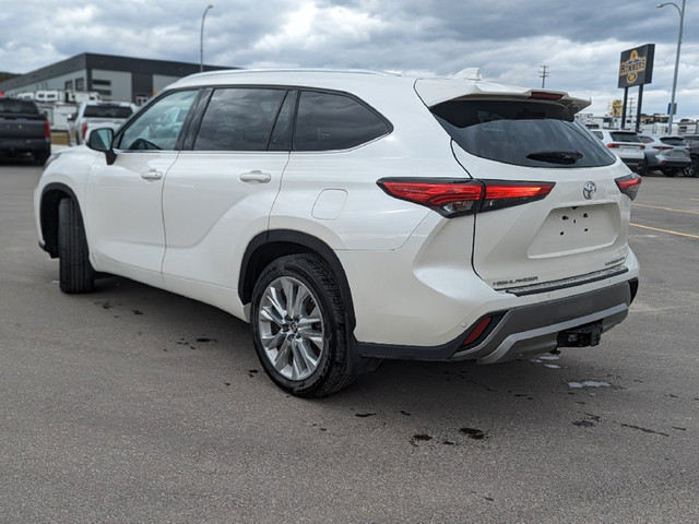 2021 Toyota Highlander Limited - Sunroof - Leather Seats in Cars & Trucks in Cranbrook - Image 3