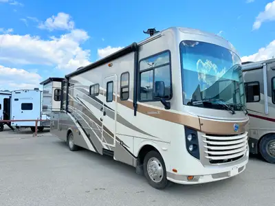 Used 2013 Holiday Rambler VACATIONER SE 32WBD - Class A Luxury, Exterior Body Paint, Hardwood Cabine...