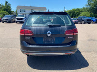 Low Mileage, 4MOTION All-Wheel Drive, Panoramic Power Sunroof, Android Auto, Alltrack Exclusive Gril... (image 5)