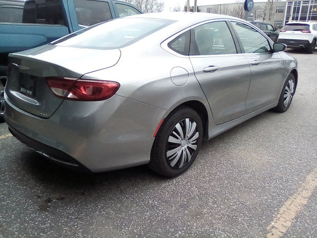 2016 Chrysler 200 in Cars & Trucks in Leamington - Image 4