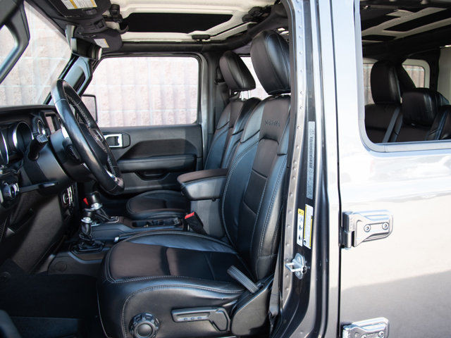 2019 Jeep Wrangler Unlimited Sahara, Loaded!! Leather, NAv in Cars & Trucks in Calgary - Image 2