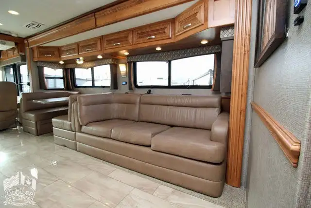 2018 Forest River Berkshire XLT 45A in RVs & Motorhomes in Kamloops - Image 18