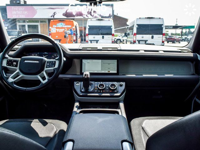 2020 Land Rover Defender 110 SE AWD Pano Sunroof Leather in Cars & Trucks in Mississauga / Peel Region - Image 2