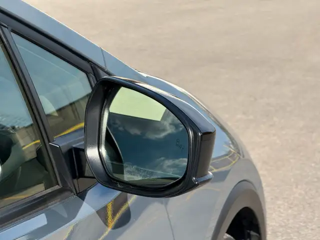 2023 Toyota Prius Prime SE | PLUG-IN HYBRID | NO ACCIDENT dans Autos et camions dans Ville de Toronto - Image 10