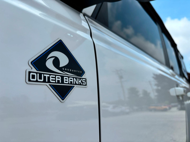 2023 Ford BRONCO 4 DOOR OUTER BANKS ADVANCED | ONE Owner | Sasqu in Cars & Trucks in Windsor Region - Image 2