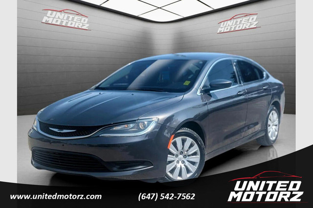 2015 Chrysler 200 LX~CERTIFIED~ LOW KMS!!~ in Cars & Trucks in Cambridge
