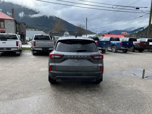 2025 Ford Escape ST-Line Choose 0% or $3000 Cash Savings. AWD, 162940369012609123