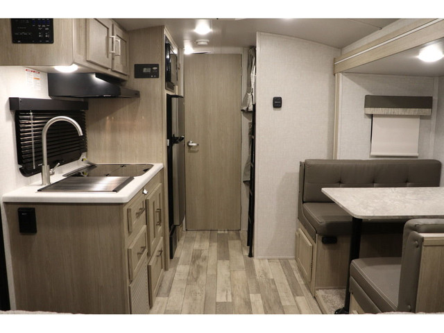 2022 Forest River Flagstaff E-Pro E20BHS BUNKS, SLEEP 6, ULTRA L in Cars & Trucks in Winnipeg - Image 4