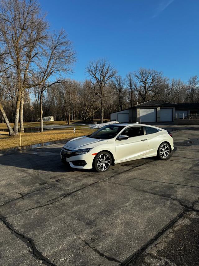 2017 Honda Civic Touring in Cars & Trucks in Winnipeg - Image 3